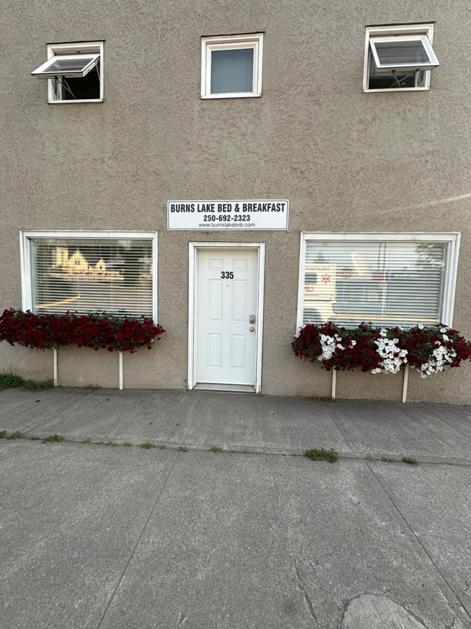 Burns Lake Bed And Breakfast Экстерьер фото