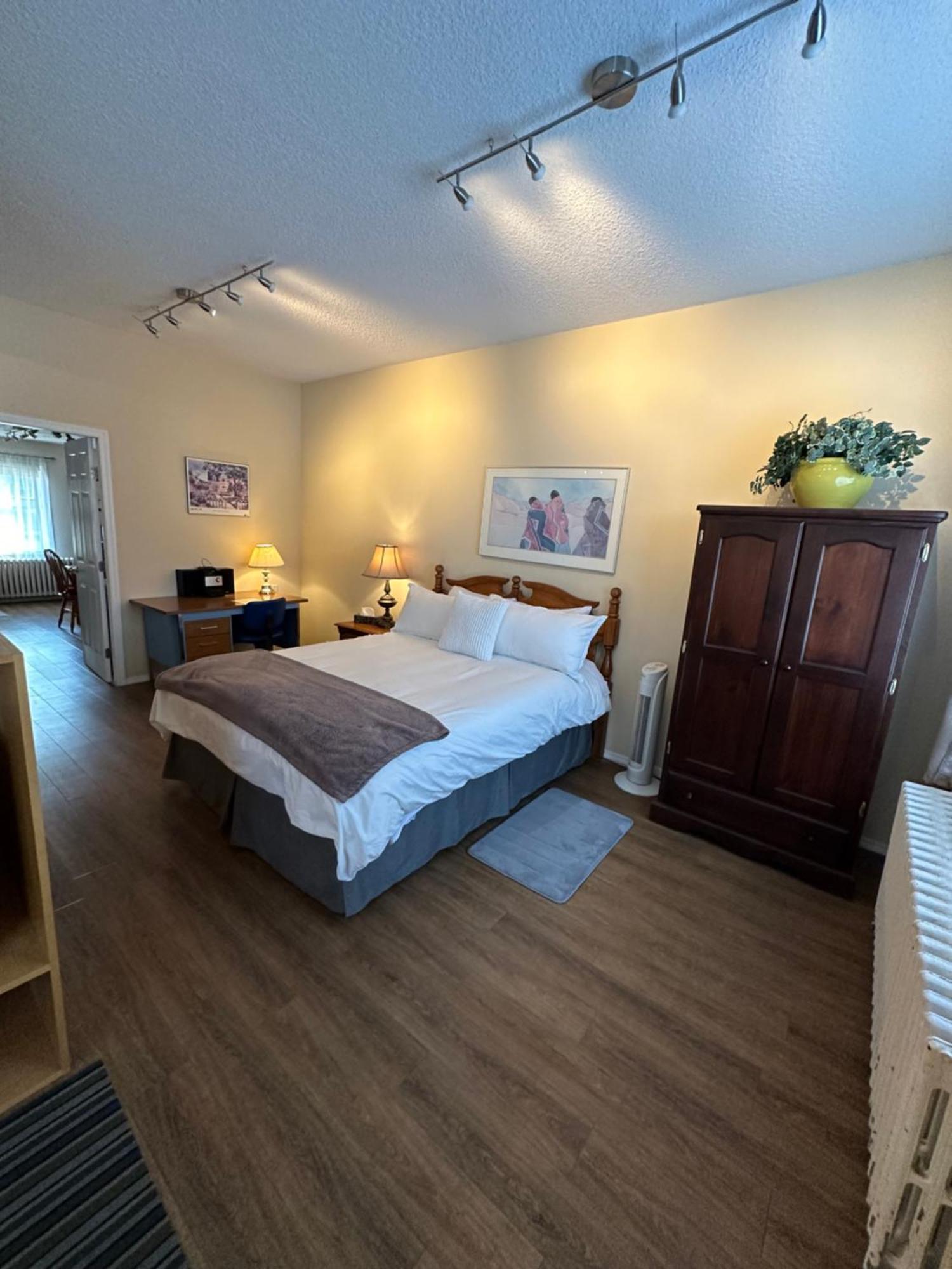 Burns Lake Bed And Breakfast Экстерьер фото